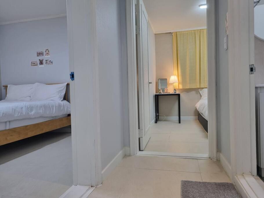 Hygge In Sinchon Apartment *