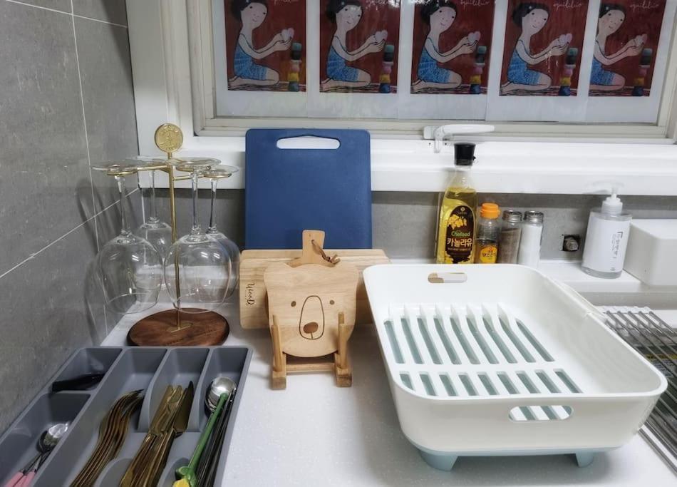 Hygge In Sinchon Apartment