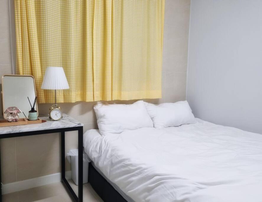 Hygge In Sinchon Apartment Seoul