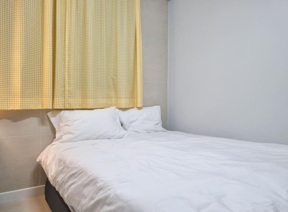 Apartment Hygge In Sinchon Seoul
