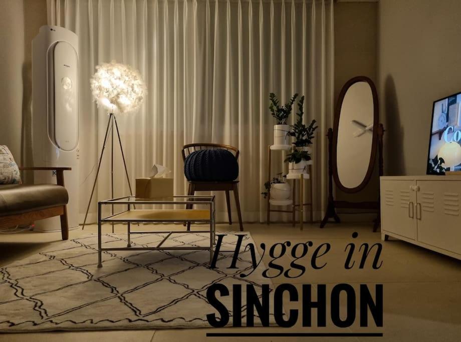 Hygge In Sinchon Apartment *