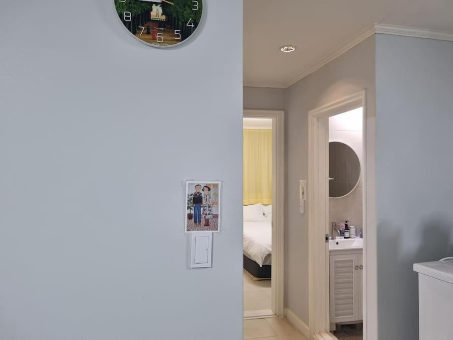 Hygge In Sinchon Apartment Seoul